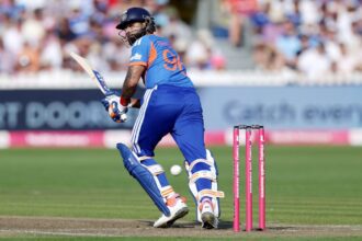 Why has the toss been delayed ahead of 5th T20I between India and England despite clear weather?