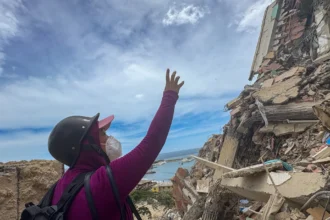 As Venezuela responds to earthquake devastation, volunteers take charge