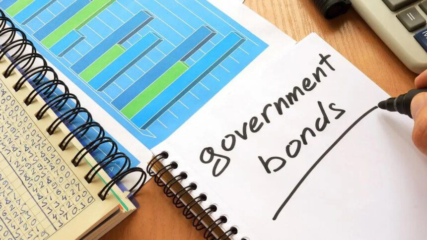Indian bonds may slip after RBI shortens swap window for diaspora deposits