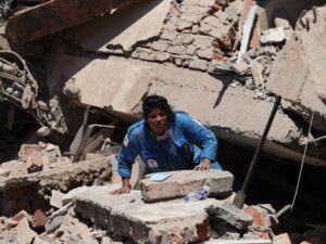 Rescue efforts intensify as quake devastates western Colombia towns