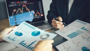 Q1 Results 07th Aug Live: SBI, Titan and Hindalco post Q1 profit growth, BEML loss narrows, Hitachi Energy, PFC, Oil India, Kaynes Tech, Ramco Cements, Afcons Infra, Lemon Tree, Cello Q1 results Today