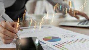 Smallcaps hit all-time high as Nifty stumbles on IT, FMCG drag