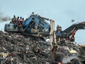 Photos: Towering landfill collapse kills 30 in Guinea’s capital, Conakry