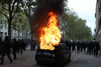 Photos: French protests over school conditions swell