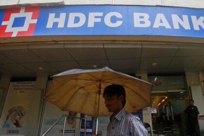 HDFC Bank shares shed early gains, end over 2% lower