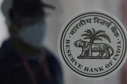 RBI turns away all bids at treasury bill sale amid bond selloff